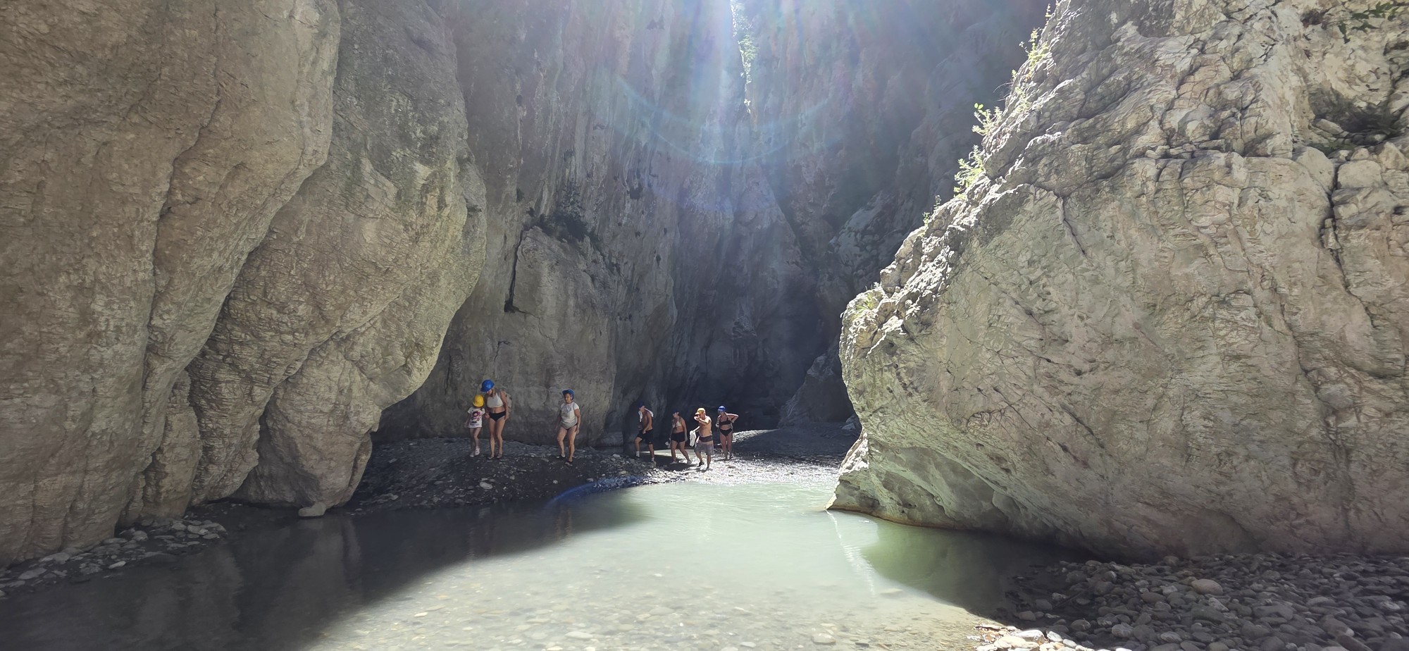 Canyon de Holta en Albanie : une excursion spectaculaire au cœur d’une Albanie encore secrète.
