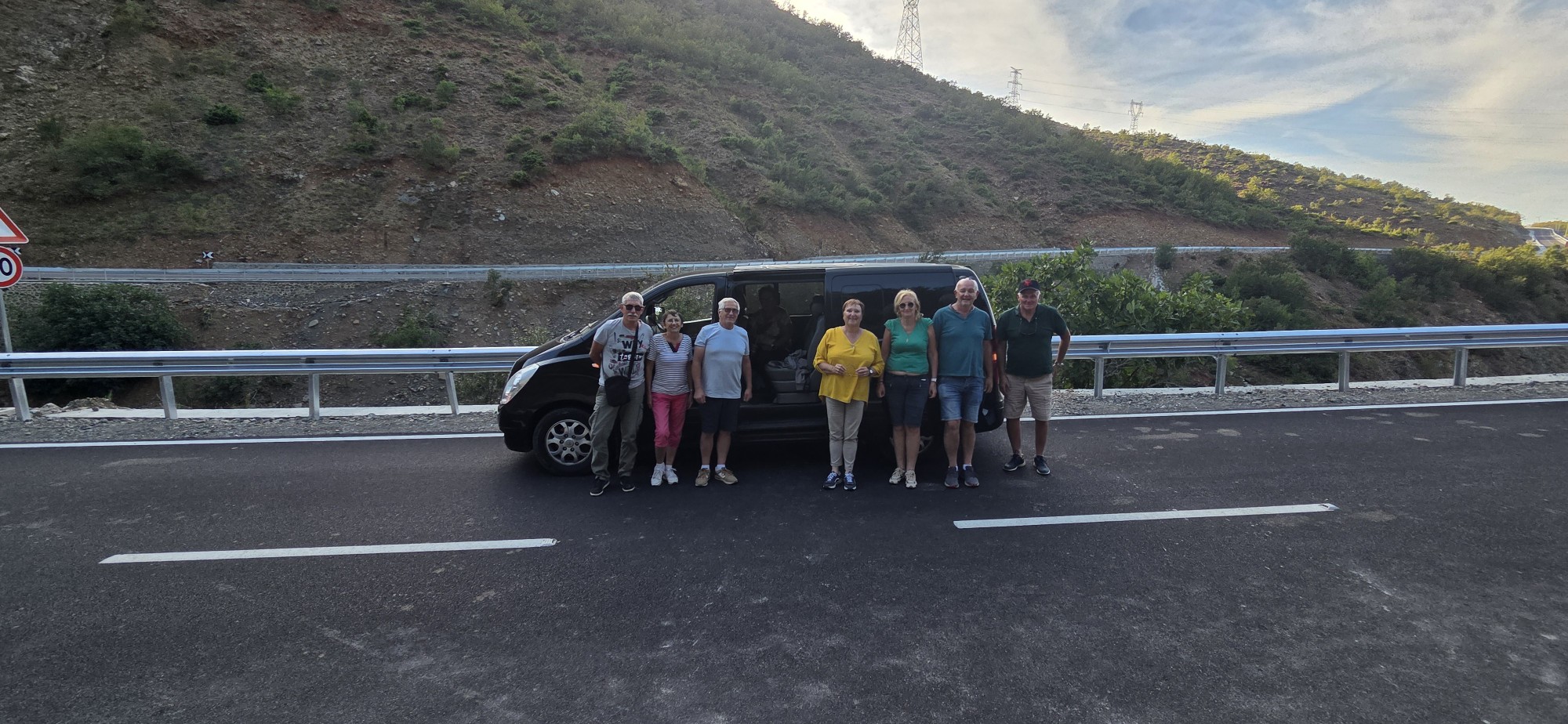 L’Albanie en minivan : un voyage entre nature, villages et traditions.